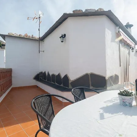 بيت للعطل Charming House In With View Cádiar