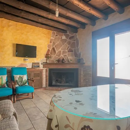 بيت للعطل Charming House In With View